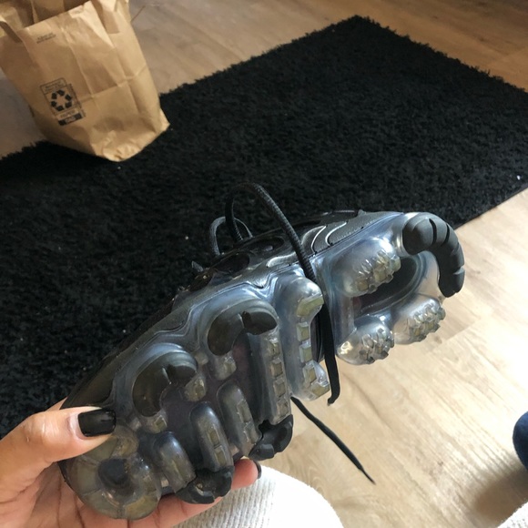 Vapormax plus - girls size 6 - Picture 4 of 4
